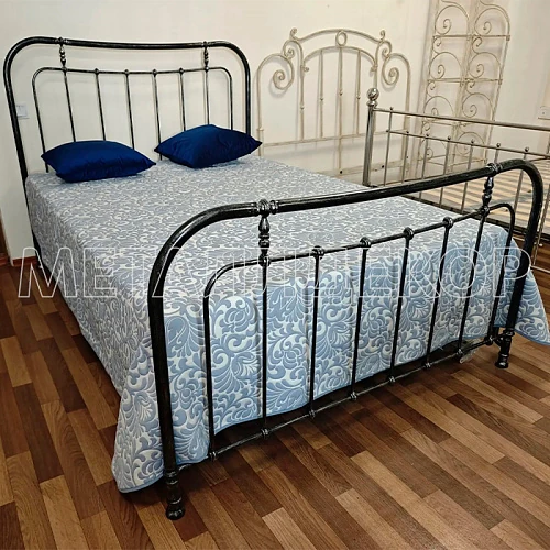 Кованая кровать Мальта 140х200 (в наличии с двумя спинками и крюками)