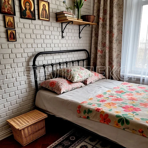 Кованая кровать дизайнерская Лофт Моста с двумя спинками и крюками